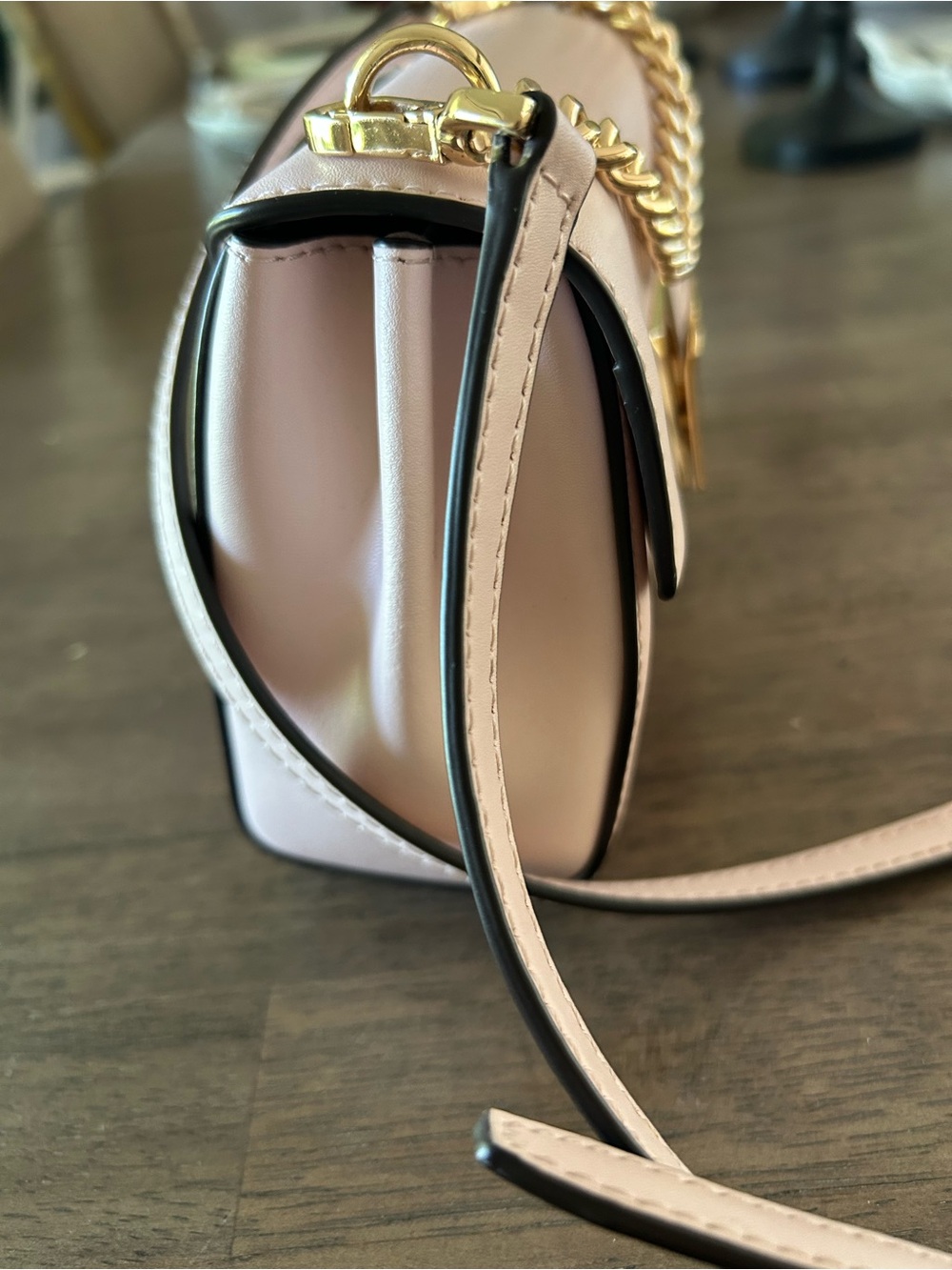 SOLD MICHAEL Michael Kors Pink Leather Crossbody with Gold Chain - Picture 5 of 16